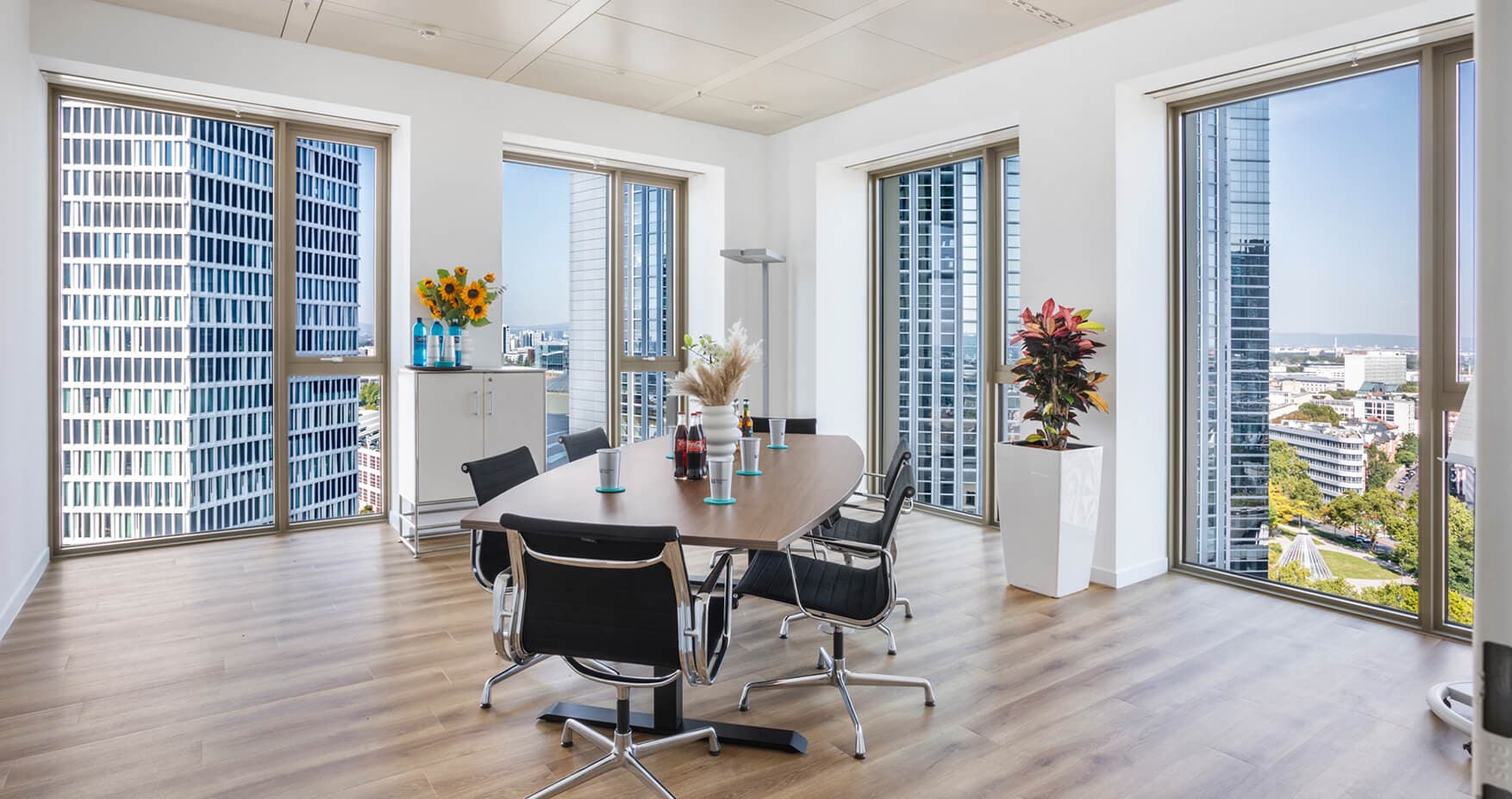 K-1 BusinessClub Tower185 Foto 2