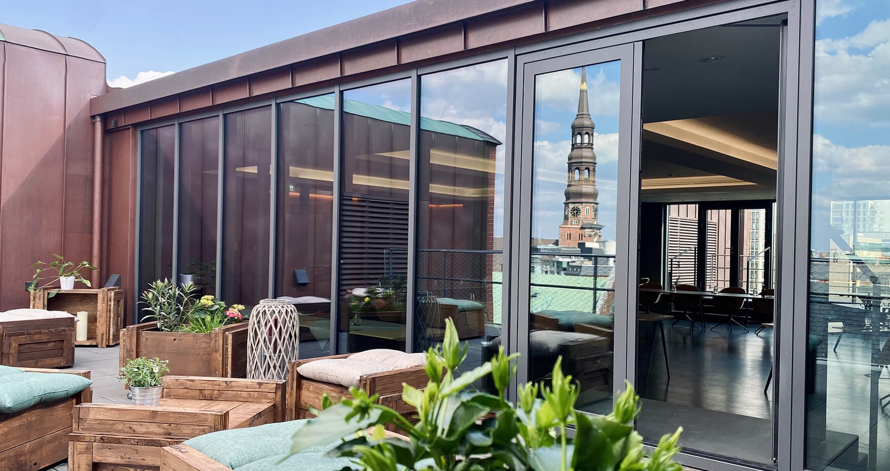 1000 Satellites Hamburg Speicher Foto 5